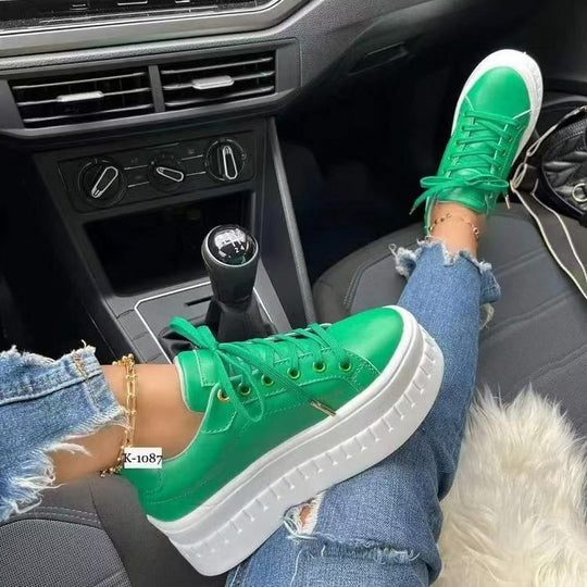 Damen trendige Plateau Sneakers mit glänzender Oberfläche