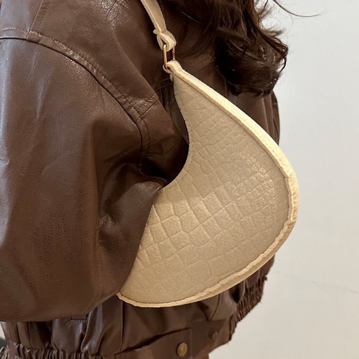 Damen Umhängetasche mit strukturiertem Lederlook und goldenen Akzenten Nord Taschen