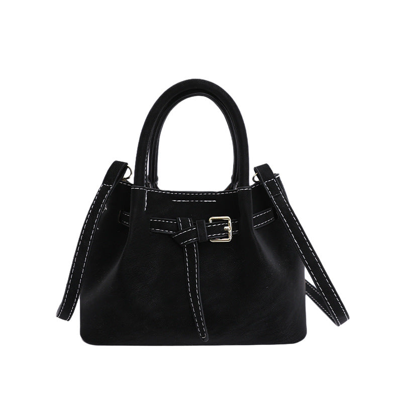 Damen modische Handtasche mit kuscheligem Anhänger Nord Taschen