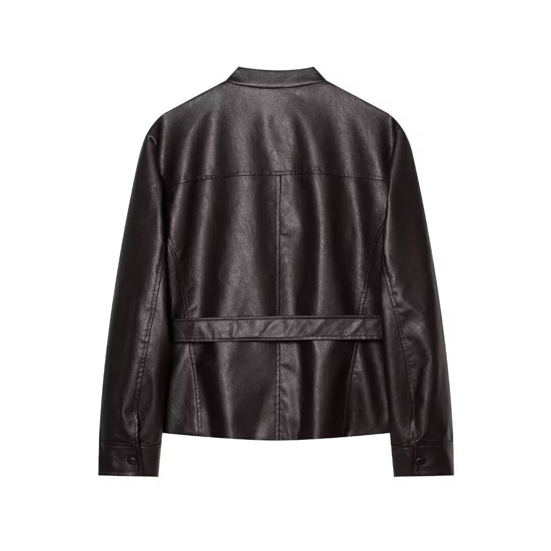 Damen Kurzjacke aus Kunstleder mit Taillengürtel, Pattentaschen und Stehkragen Nord Taschen