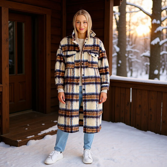 Damen Langer karierter Teddy‑Mantel in Shirtjacken‑Optik mit Hemdkragen und aufgesetzten Taschen Nord Taschen