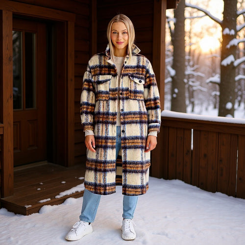 Damen Langer karierter Teddy‑Mantel in Shirtjacken‑Optik mit Hemdkragen und aufgesetzten Taschen Nord Taschen