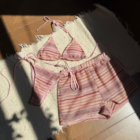 Damen Zweiteiliges Strand-Bikini-Set mit verspielt gestreiftem Oberteil und Shorts