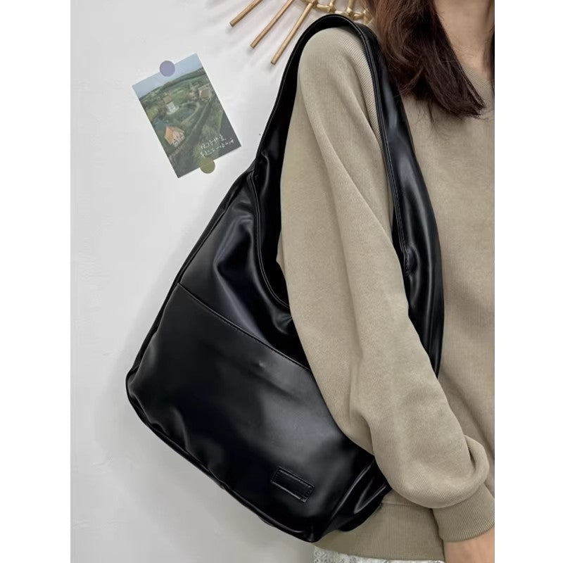 Damen Hobo-Tasche mit eleganter Form und praktischem Tragegriff Nord Taschen