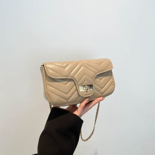 Damen modische Umhängetasche mit eleganter Steppstruktur und hochwertigem Metallverschluss Nord Taschen