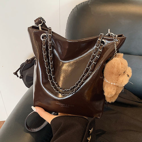 Damen Hobo-Tasche mit elegantem Kettenakzent und modernem Kordelzug Nord Taschen