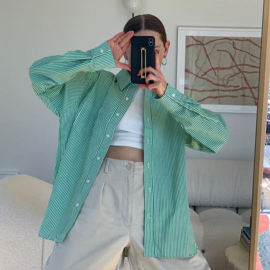 Damen Oversize-Hemdblusenkleid aus leichtem Baumwollmix mit verlängertem Rückensaum und offener Knopfleiste Nord Taschen