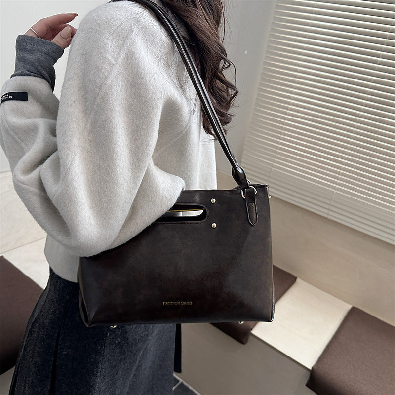 Damen Handtasche mit zeitlosem Design und hochwertiger Lederstruktur Nord Taschen