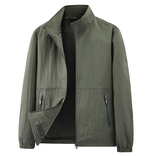 Herren Minimalistische Funktionsjacke mit Stehkragen, atmungsaktivem Meshfutter und wasserabweisenden Reißverschlüssen Nord Taschen