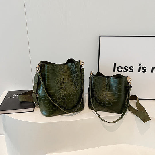 Damen-Handtasche im stilvollen Krokodil-Look mit verstellbarem Schulterriemen | Nord Taschen
