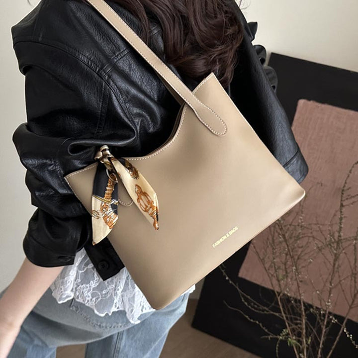 Damen moderne Henkeltasche mit stilvollem Knoten-Detail Nord Taschen