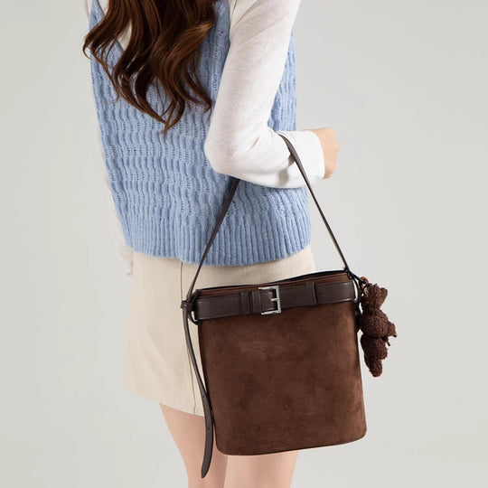 Damen modische Umhängetasche mit eleganter Schnalle und weichem Material Nord Taschen