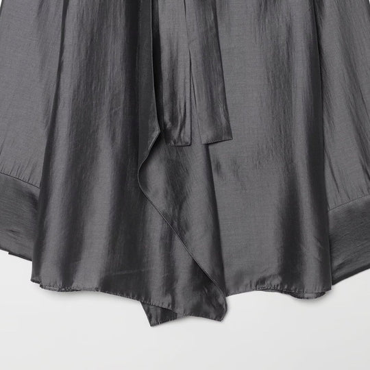 Damen Oversize-Seidenoptik-Bluse mit Schleifenkragen und asymmetrischem Saum Nord Taschen