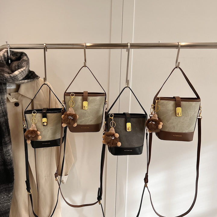 Damen Handtasche im urbanen Stil mit abnehmbarem Schlüsselanhänger Nord Taschen