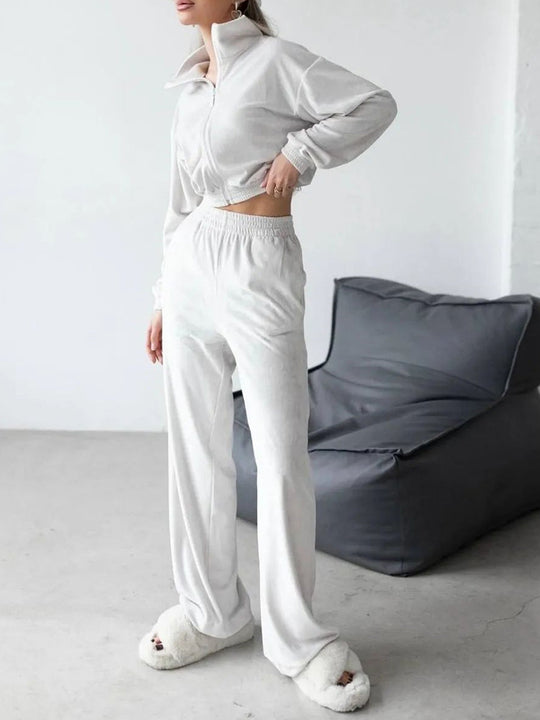 Damen luxuriöses Velours Lounge-Set mit kurzem Reißverschlussjacke und hochtaillierter Gummibund-Jogger Nord Taschen