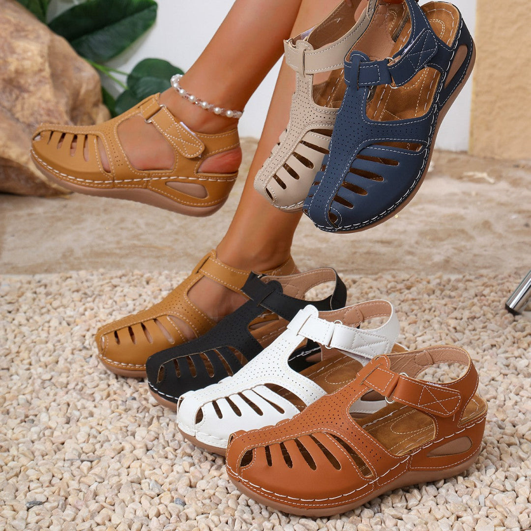 Damen bequeme Sandalen mit anatomisch geformtem Fußbett und luftigen Schlitzdesign