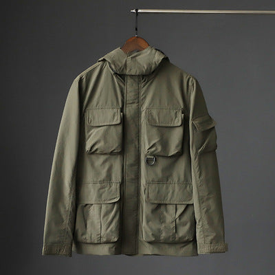Herren urbane Feldjacke mit Mehrfach‑Taschen, windabweisender Oberfläche und verdeckter Kapuze Nord Taschen