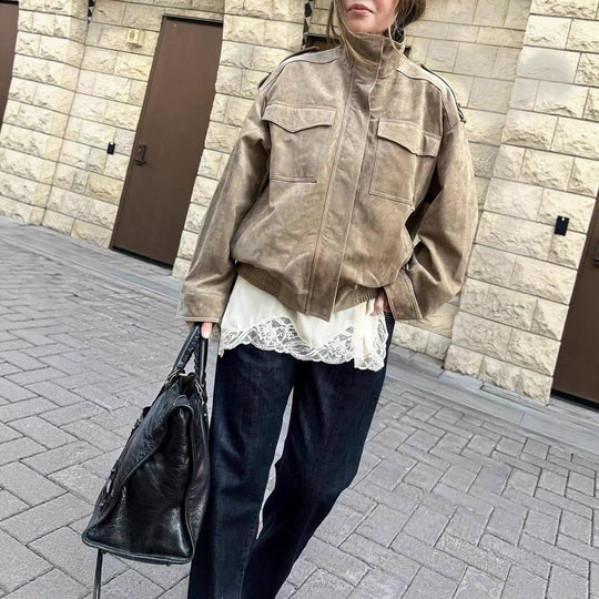 Damen Kurzjacke im Military-Stil mit Schulterklappen, aufgesetzten Brusttaschen und elastischem Saum Nord Taschen
