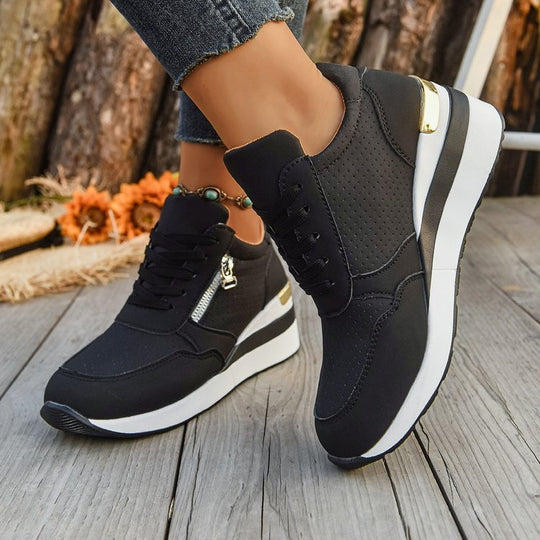 Damen nan Keil-Sneaker mit seitlichem Reißverschluss, perforiertem Obermaterial und ergonomischem Plateau-Fußbett Nord Taschen