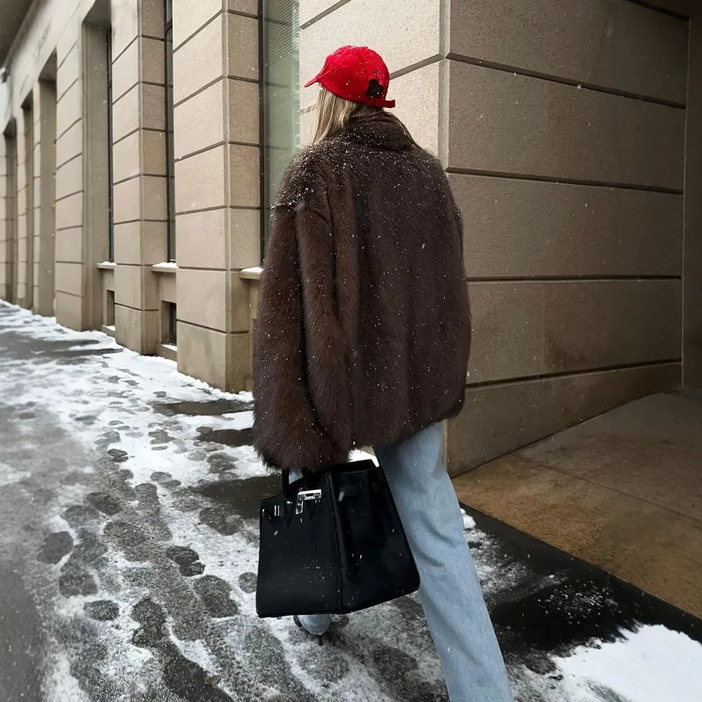 Damen Kurz geschnittener Faux‑Fur‑Mantel mit Boxy‑Silhouette und Stehkragen Nord Taschen
