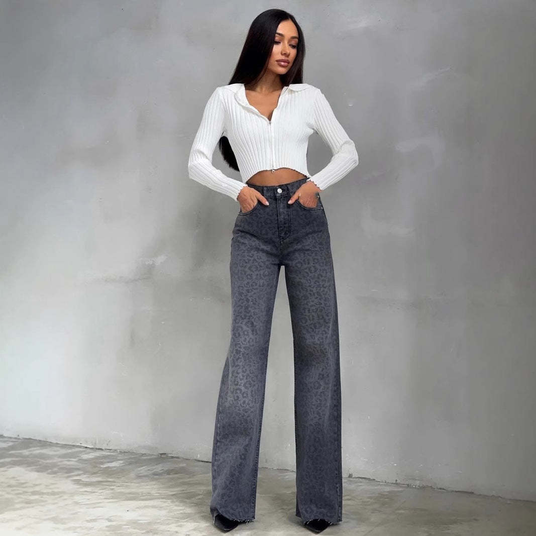 Damen Highwaist Schlagjeans mit dezenter Leo-Print, weitem Bein und rohem Saum Nord Taschen