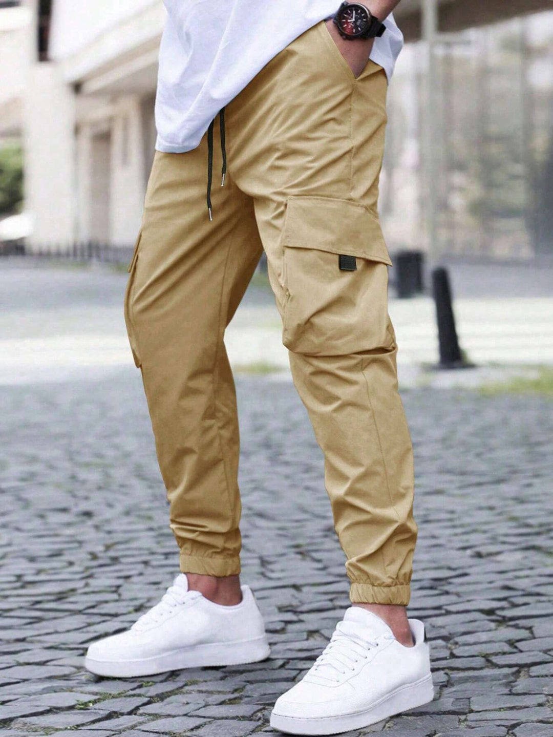 Herren technische Travel-Joggerhose mit integriertem Sicherheitsfach elastischem Tunnelzugbund und wasserabweisender Beschichtung Nord Taschen