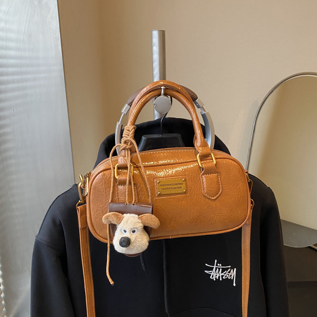 Damen hochwertige Handtasche mit liebevollem Tieranhänger Nord Taschen