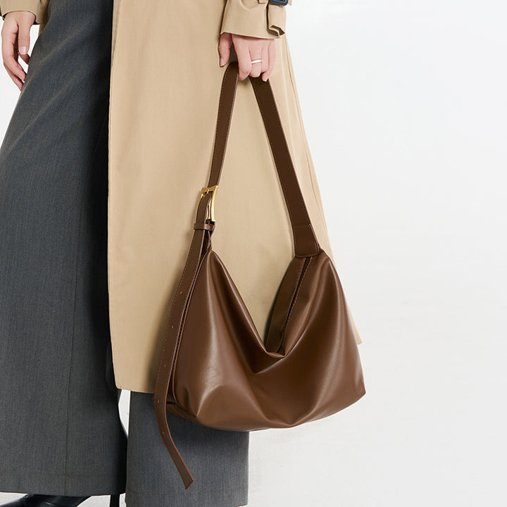Damen Hobo-Tasche im eleganten Design mit weichem Kunstleder und praktischem Reißverschluss Nord Taschen