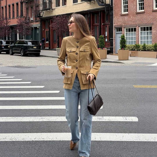 Damen Kurzjacke im Military-Utility-Stil mit aufgesetzten Pattentaschen und Rundhalsausschnitt Nord Taschen
