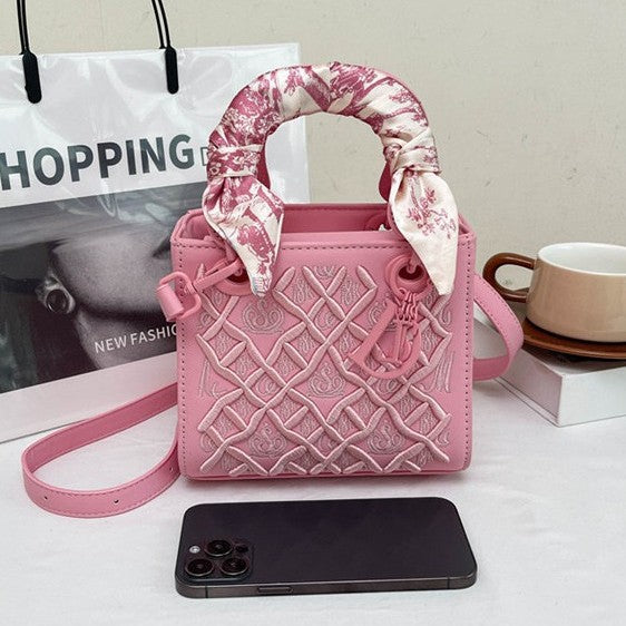 Damen Henkeltasche mit dekorativer Tasche und abnehmbarem Seidenschal Nord Taschen