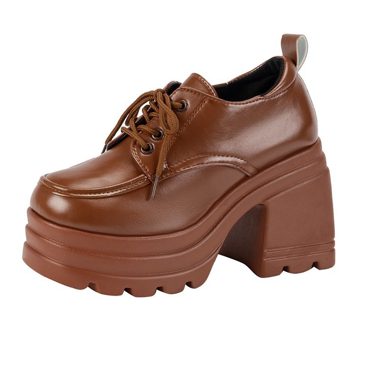 Damen Plateauschuh im angesagten Retro-Stil mit hohem Blockabsatz und robustem Profil Nord Taschen