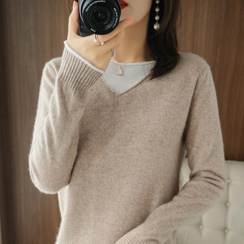 Damen Weicher V‑Ausschnitt-Pullover aus Kaschmir‑Look mit kontrastierter Kantenverzierung Nord Taschen