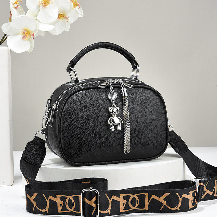 Damen Handtasche mit süßem Bärchen-Anhänger und verstellbarem Schultergurt Nord Taschen