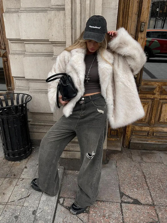 Damen Kurz geschnittener Faux‑Fur‑Mantel mit Boxy‑Silhouette und Stehkragen Nord Taschen