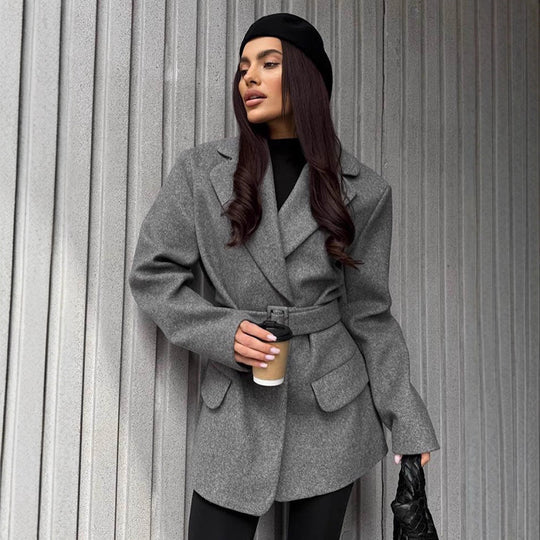 Damen Kurzmantel im Blazerstil aus Wollmix mit Taillengürtel & Pattentaschen Nord Taschen