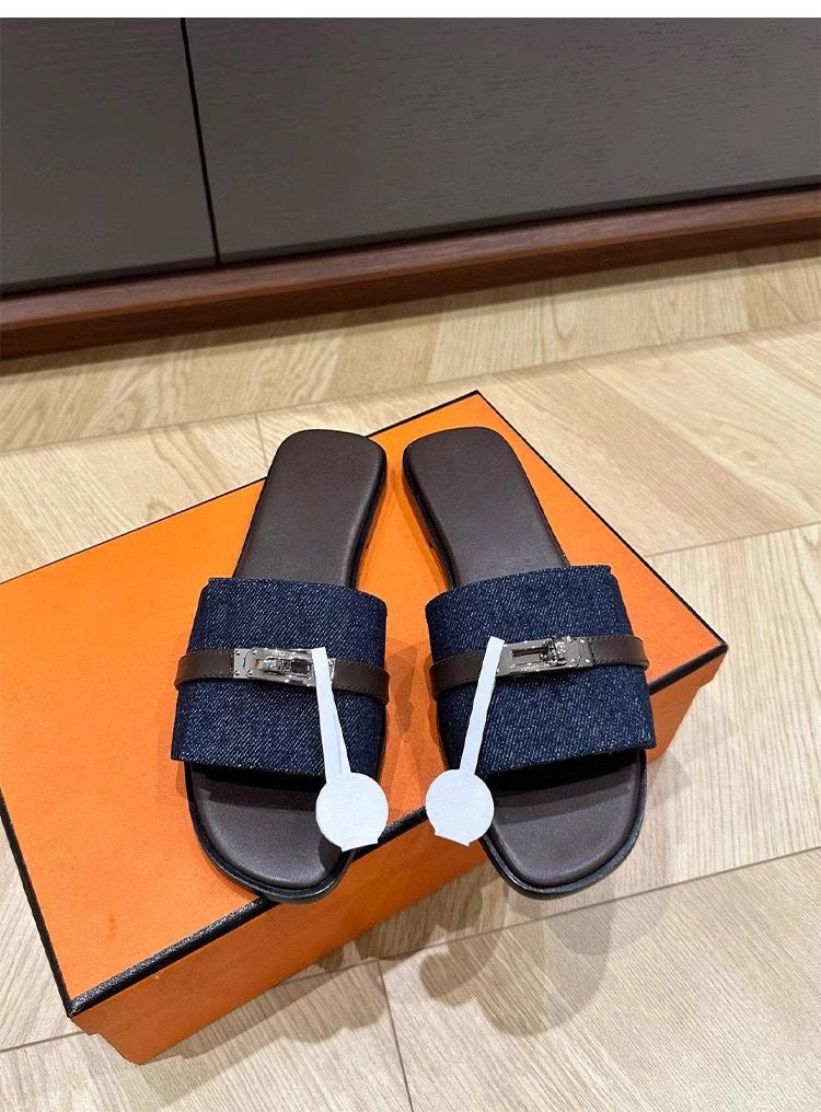 Damen Stylische Flache Sandalen mit modischem Schnallenakzent