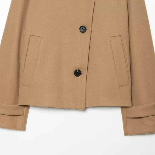 Damen Kurz-Capejacke aus Wollmix mit hohem Rollkragen und Manschetten-Detail Nord Taschen
