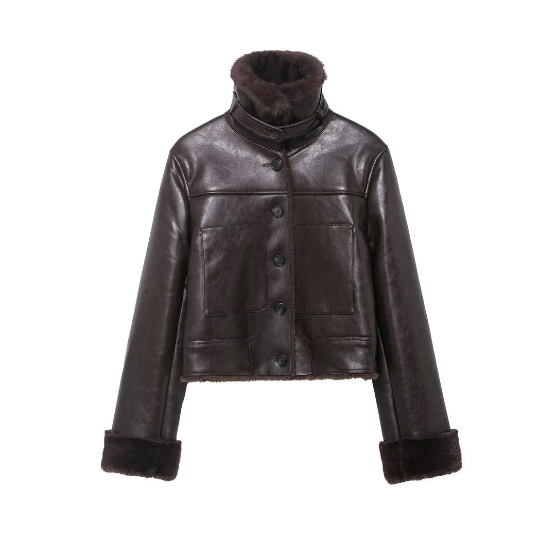 Damen Kurze Lammfelljacke im Vintage-Look mit hohem Stehkragen und aufgesetzten Taschen Nord Taschen