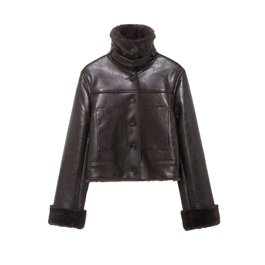 Damen Kurze Lammfelljacke im Vintage-Look mit hohem Stehkragen und aufgesetzten Taschen Nord Taschen