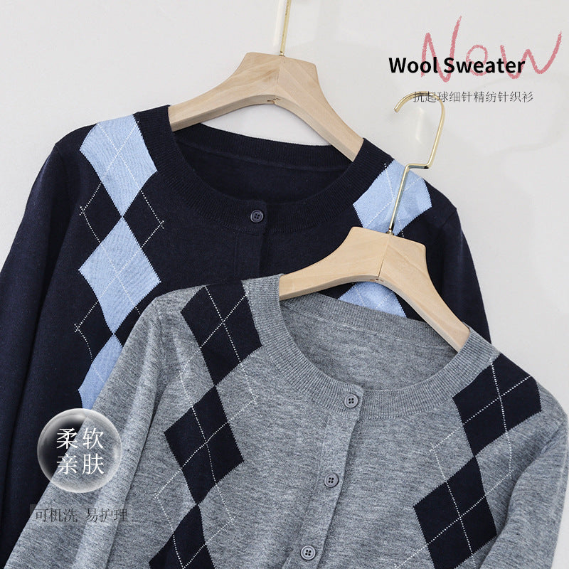 Damen Feinstrick-Cardigan mit Rautenintarsien und Knopfleiste Nord Taschen