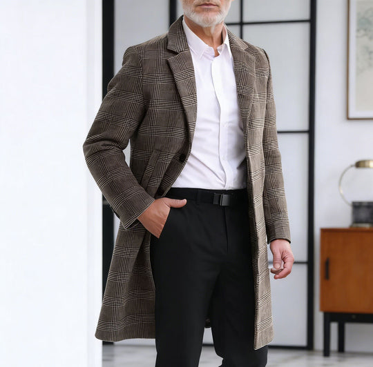 Herren Wollblendmantel im Glencheck mit schlanker langer Silhouette Nord Taschen