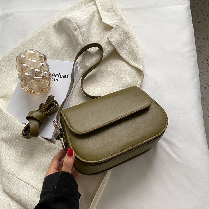 Damen Umhängetasche mit eleganter Klappe und verstellbarem Schulterriemen Nord Taschen