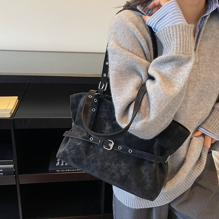 Damen Schultertasche mit abnehmbarem Gurt und modernem Design Nord Taschen