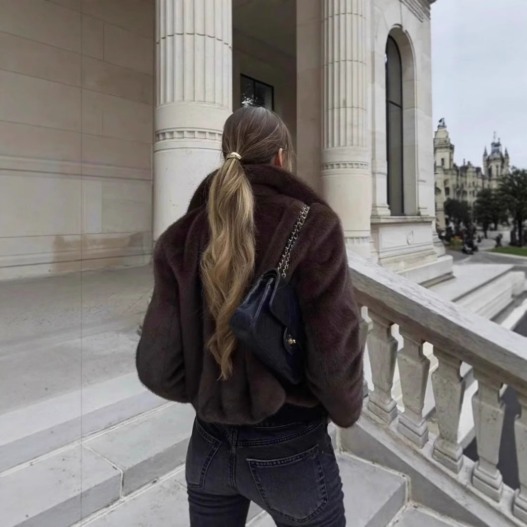Damen Kurze Boxy-Kunstpelzjacke mit Hemdkragen und dichter Hochflorstruktur Nord Taschen