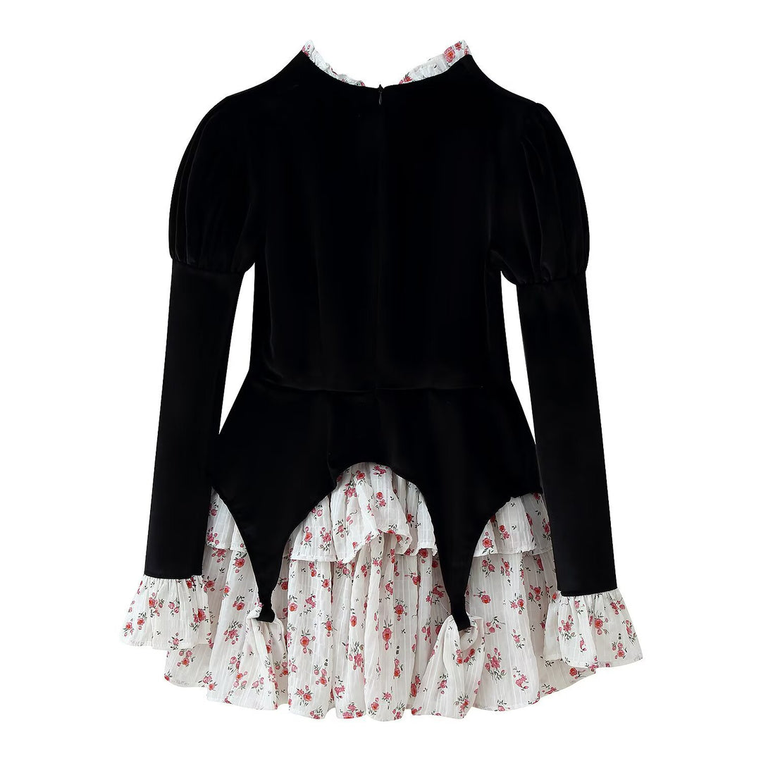 Damen Samt-Cropped-Jacke mit spitzem Schößchen, Perlenknopfleiste und Rüschenärmeln Nord Taschen