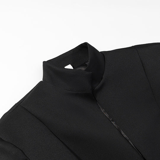 Herren Schmal geschnittener Sakko-Kurzblazer mit Stehkragen und minimalistischem Verschluss Nord Taschen