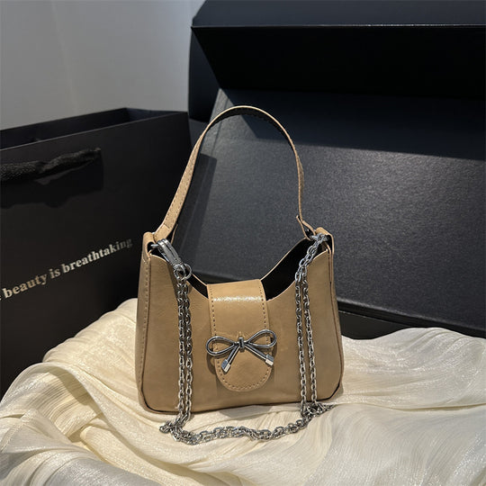 Damen-Handtasche mit verspieltem Schleifendetail und hochwertiger Kettenverzierung Nord Taschen