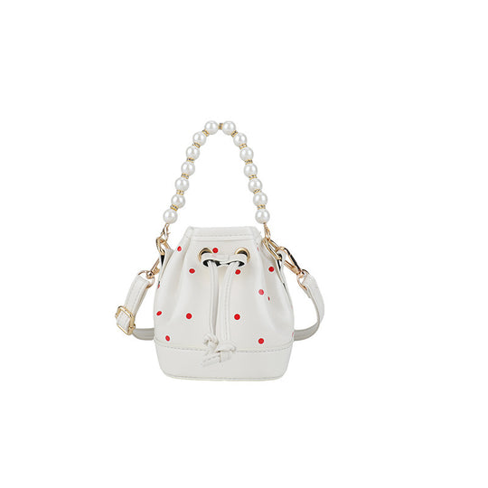 Damen Beuteltasche mit eleganter Perlenkette und verspieltem Punktdesign Nord Taschen