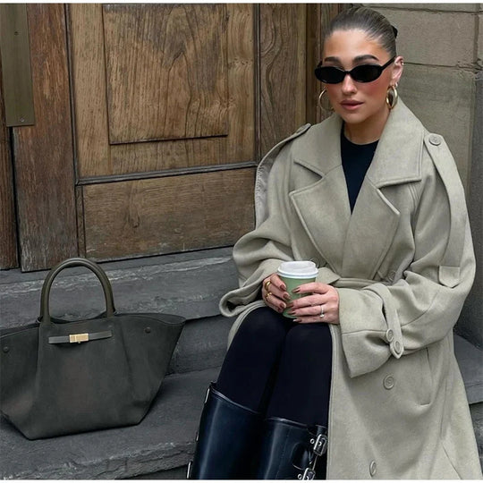 Damen Extravaganter Oversize-Mantel im Maxilänge aus Wollmix mit betonter Schulterpasse und weiten Aufschlägen Nord Taschen