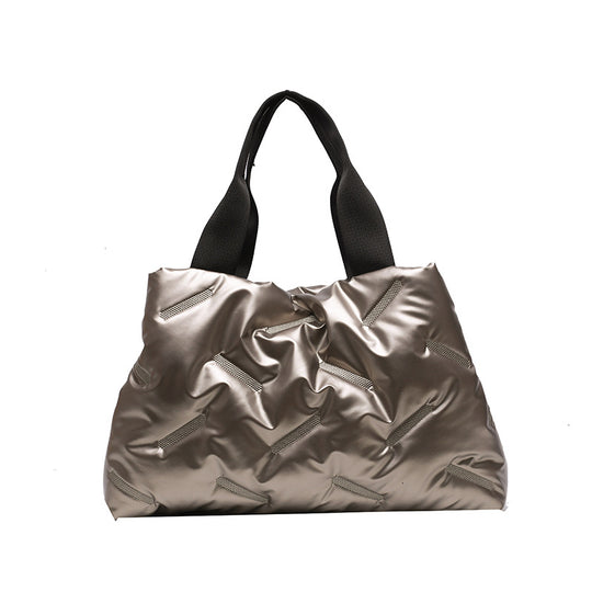 Damen trendy Sporttasche mit strukturiertem Design und robusten Tragegriffen Nord Taschen